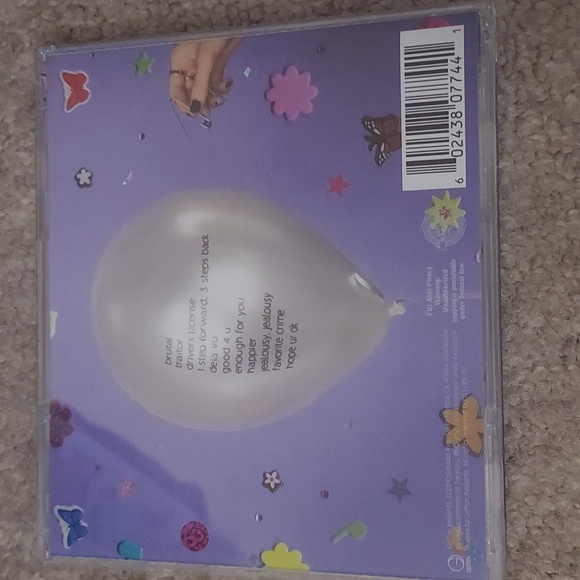 Olivia Rodrigo sour signed cd - Picture 5 of 7